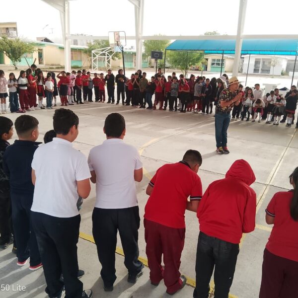 “Cuentos para Sanar” inspira a más de 250 estudiantes en la Primaria Ignacio Ramírez