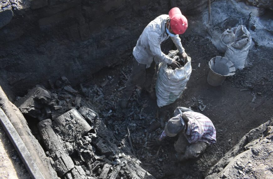 Carnes asadas en Monterrey se cocinan con carbón de Tamaulipas