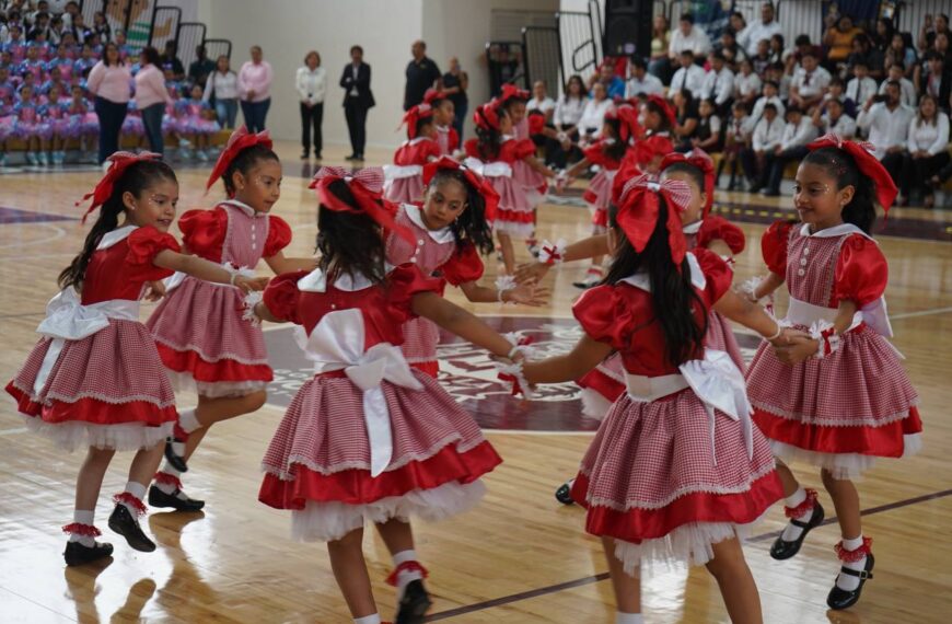 Nuevo Laredo impulsa sus tradiciones con concurso de rondas y salto de cuerda