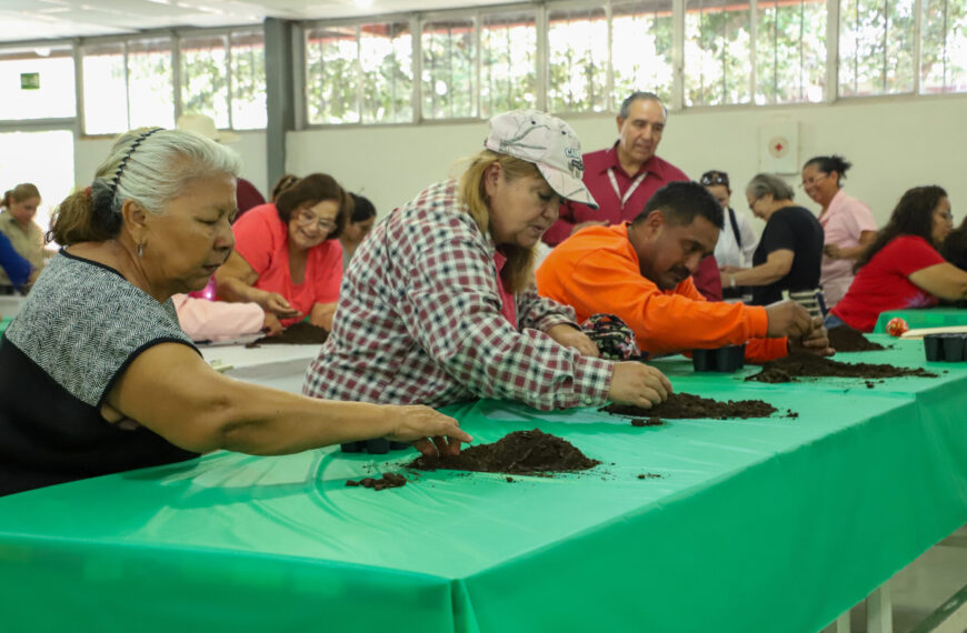 Inicia gobierno municipal cursos de huertos familiares para promover la autosuficiencia alimentaria