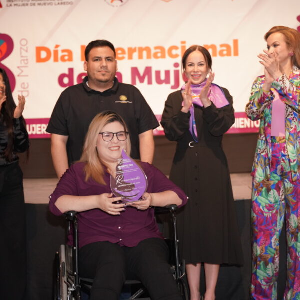 Inmujer entrega reconocimientos a mujeres que han dejado…