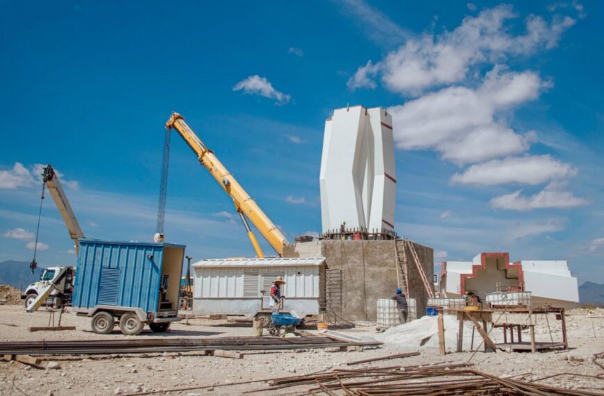 Da comienzo la instalación de la cruz monumental en el pueblo mágico de Tula