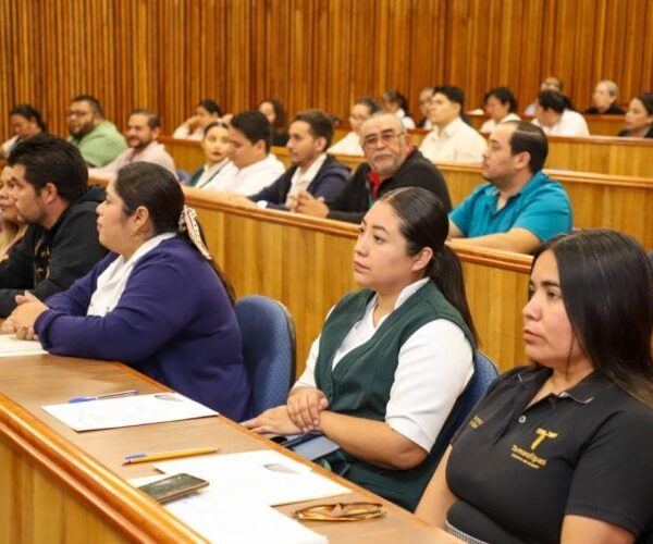 Actualiza Salud a enfermeros y médicos sobre padecimientos…