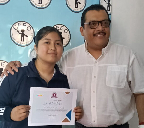 Obtiene niña neolaredense el primer lugar en certamen de oratoria latinoamericano