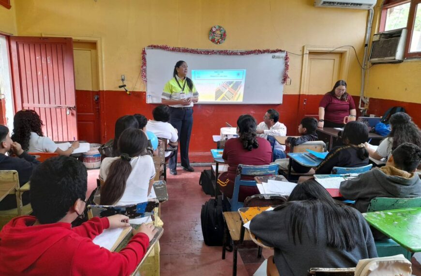 Imparte Tránsito y Vialidad pláticas a los estudiantes de la Secundaria 1