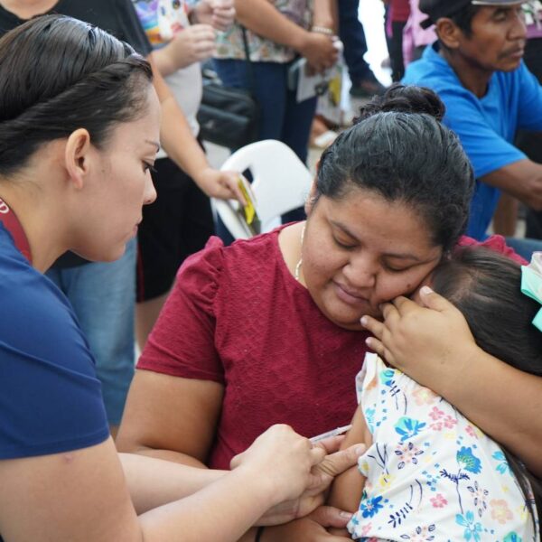 Niños y familias reciben atención médica gratuita en DIF Nuevo Laredo