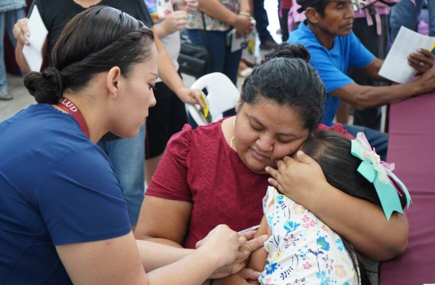 Niños y familias reciben atención médica gratuita en DIF Nuevo Laredo