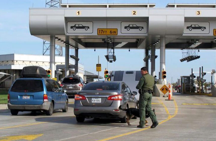 ¡Escalofriante! Intenta cruzar niños de Guatemala en caja de herramientas con candado por el Check Point