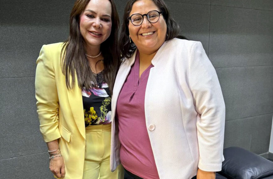 Carmen Lilia Canturosas y Citlalli Hernández en Ciudad de México durante reunión del CNOTDU