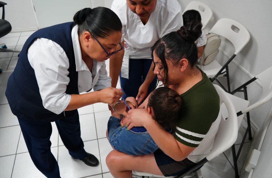 Vacunación gratuita en DIF Nuevo Laredo durante la Semana Nacional 2025