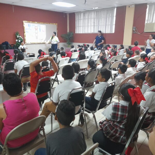 Promueven la seguridad vial en la escuela primaria Miguel Hidalgo y Costilla