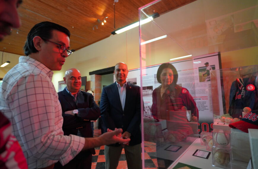 Inauguran exposición Tecos/85 años de orgullo fronterizo, en el archivo histórico municipal