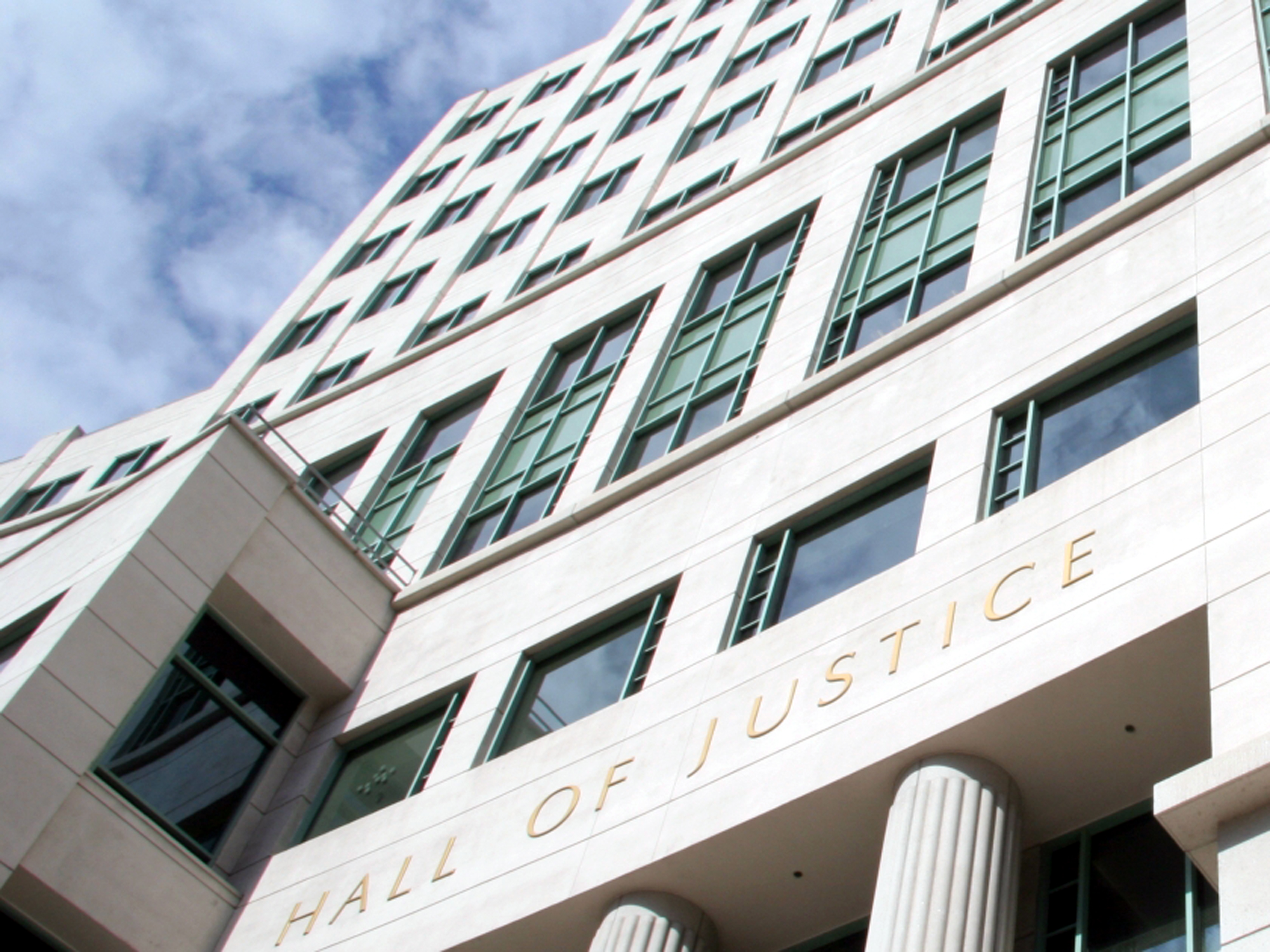 Migrante detenido en frontera de California tras deportación en Laredo, Texas