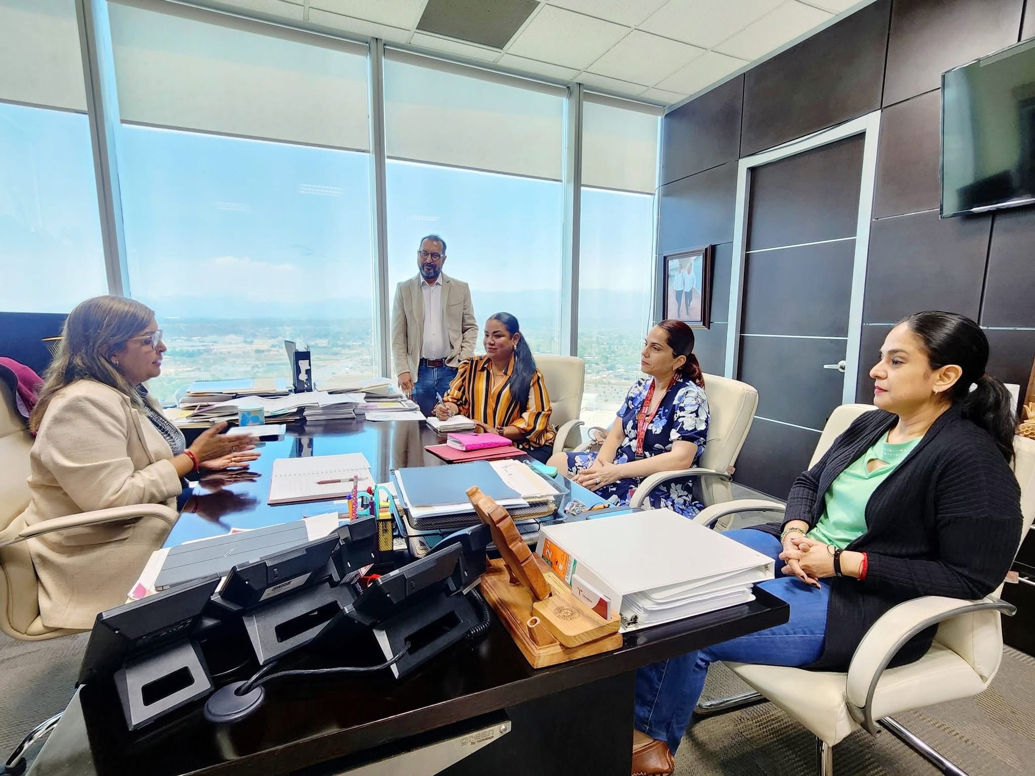 Funcionarios de Nuevo Laredo y SEDUMA afinan detalles para brigada de gestión ambiental para transportistas