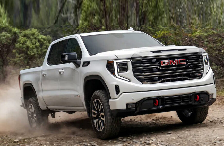 Policía recupera vehículos robados en Laredo antes de cruzar a Nuevo Laredo