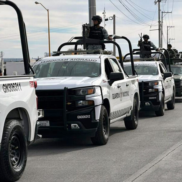 Elementos de la Guardia Nacional patrullando en Nuevo Laredo
