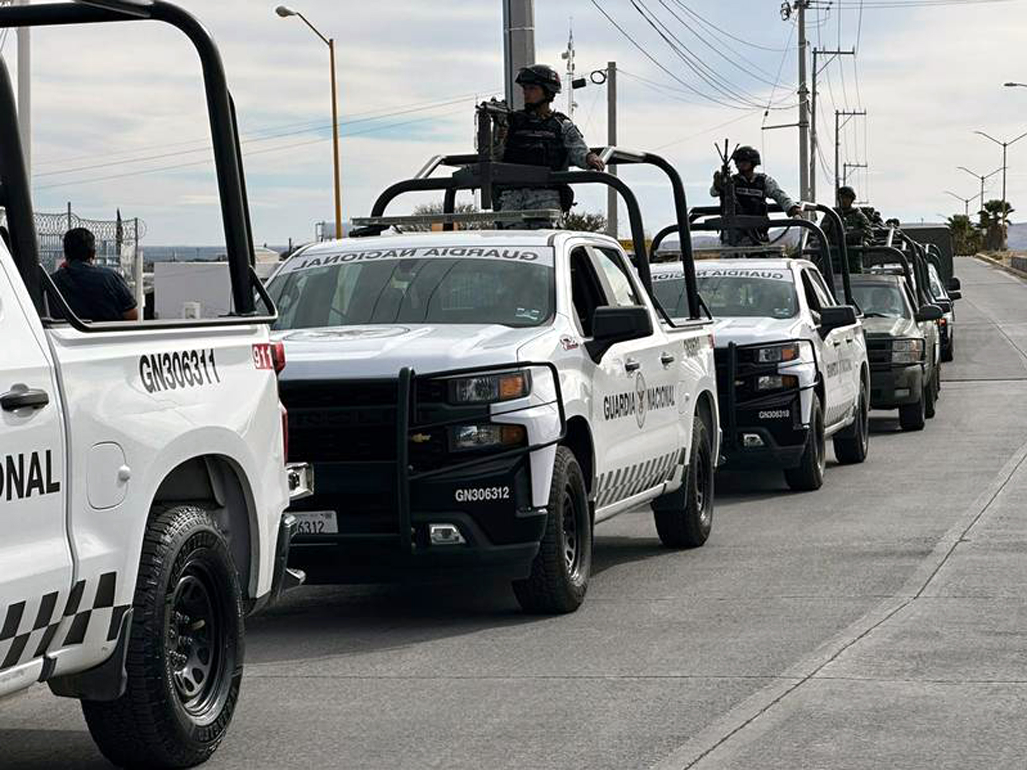 Elementos de la Guardia Nacional patrullando en Nuevo Laredo