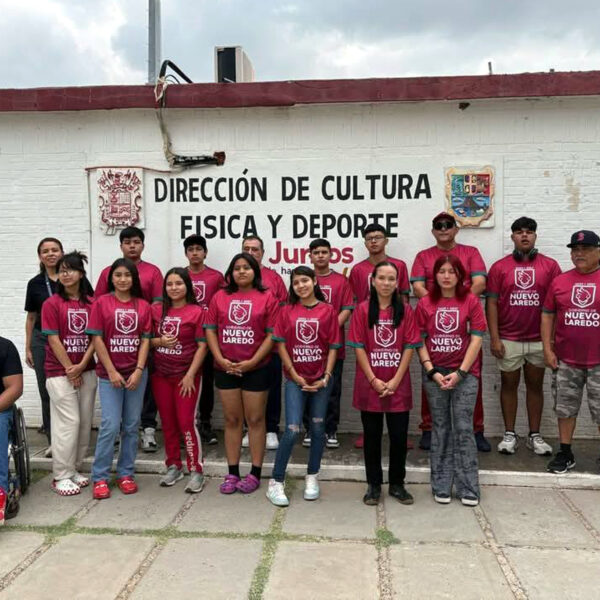 Equipo completo de frontón Lagartijos de Nuevo Laredo antes de viajar al Macroregional CONADE 2025.