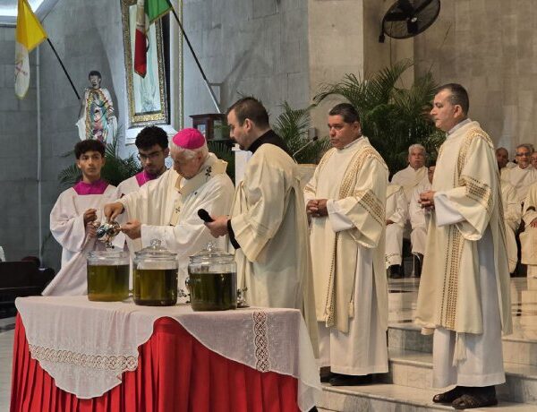 Renuevan 60 presbíteros votos de castidad, pobreza y de servicio a la iglesia