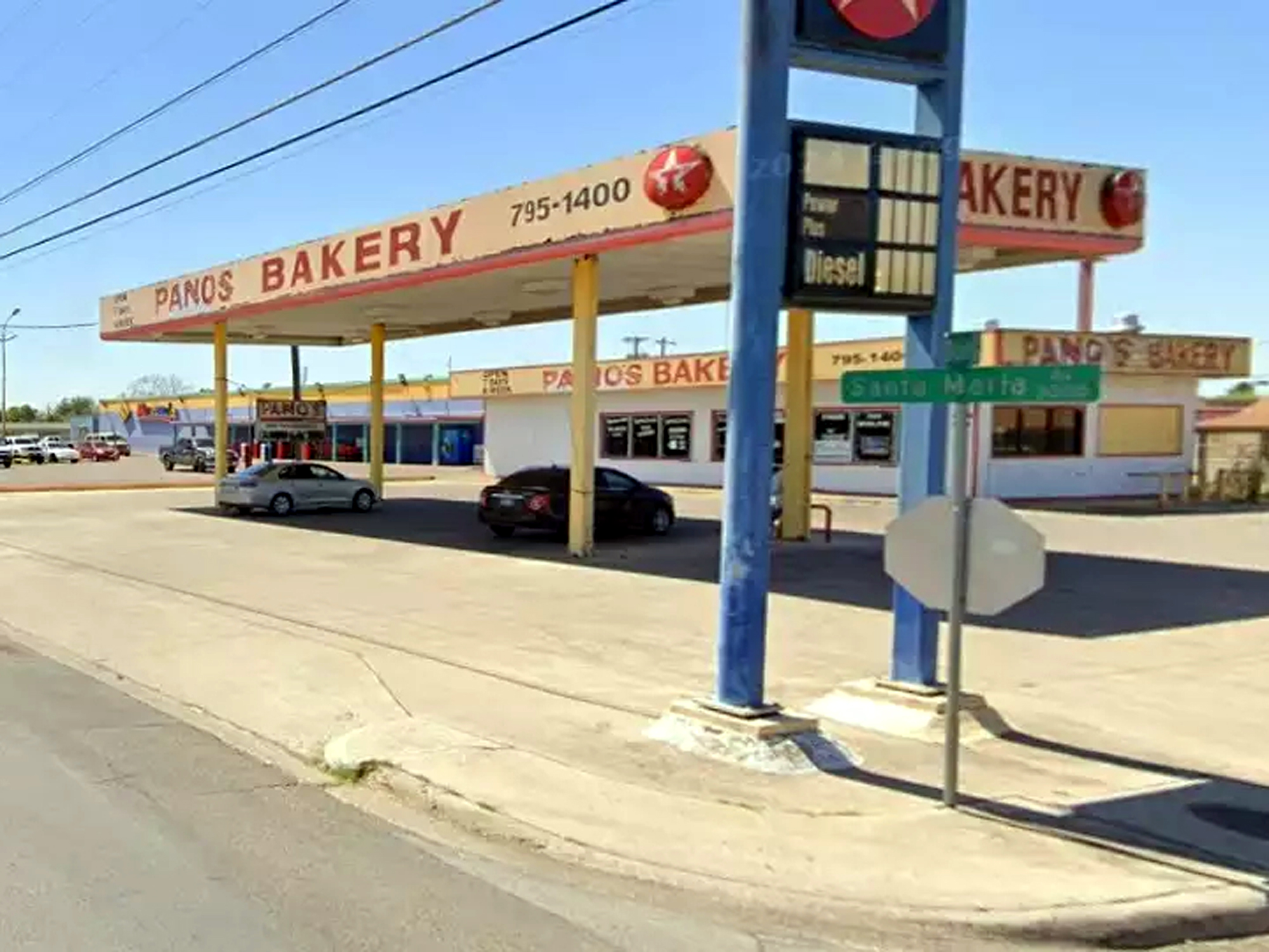 Polica de Laredo detiene a joven de 16 aos por asalto a panadera en la avenida Santa Mara