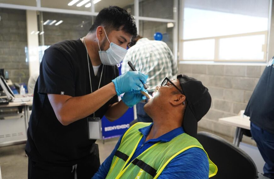 ¿Atención médica sin faltar al trabajo? Así están cuidando a los trabajadores en Nuevo Laredo