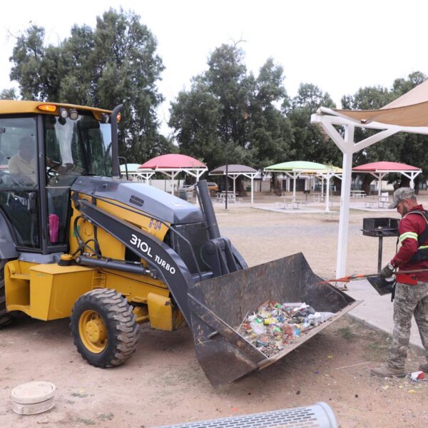 El gobierno municipal activa intensa jornada de limpieza en parques, plazas y pies mojados