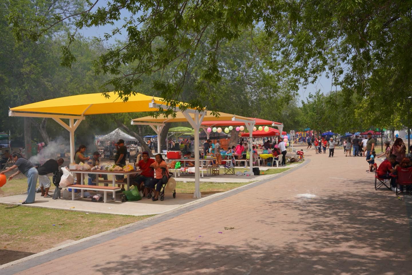 Domingo de Pascua en Nuevo Laredo con familias disfrutando parques limpios y seguros