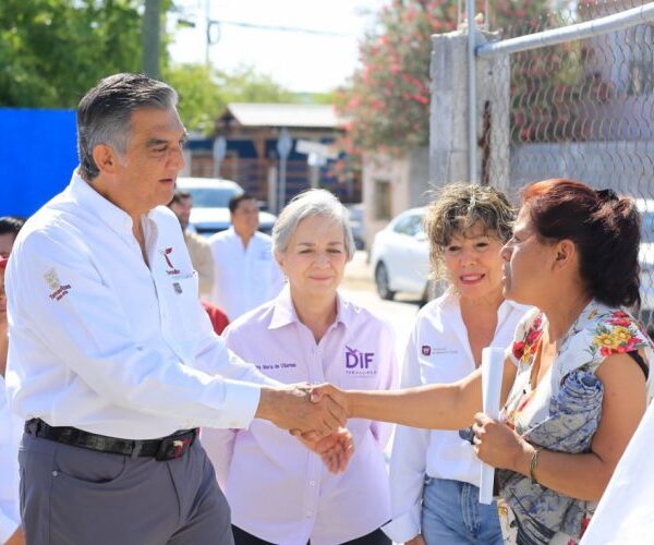 “Aquí estamos para ayudarlos”; Américo y María llevan apoyos a damnificados en Reynosa