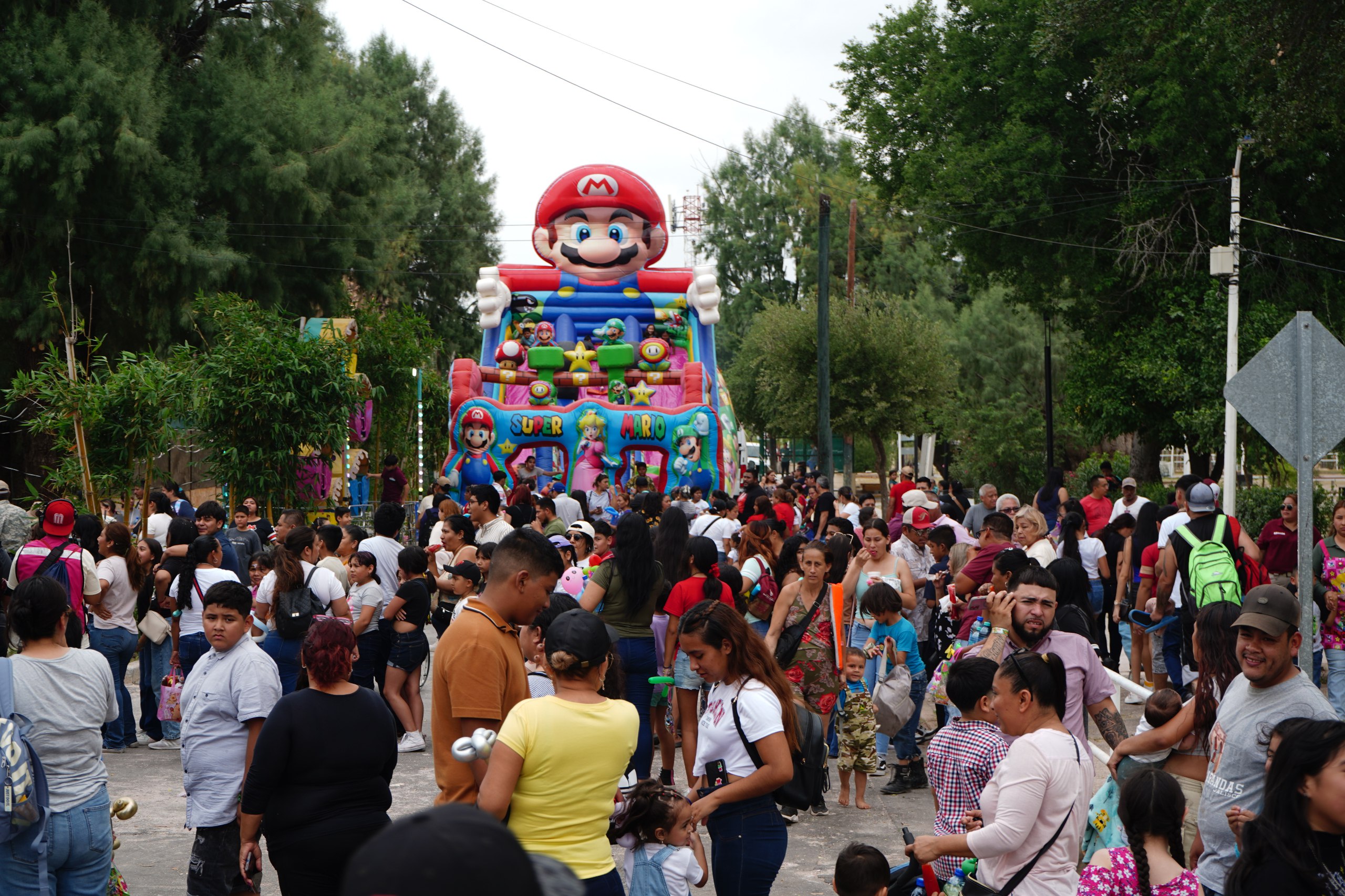 Festival del Da del Nio 2025 en Parque Viveros familias disfrutando actividades gratuitas en Nuevo Laredo