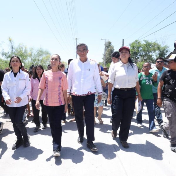 Claudia Sheinbaum Pardo y Américo Villarreal visitan a damnificados de Reynosa