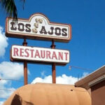 Fachada del restaurante Los Ajos en su último día de servicio