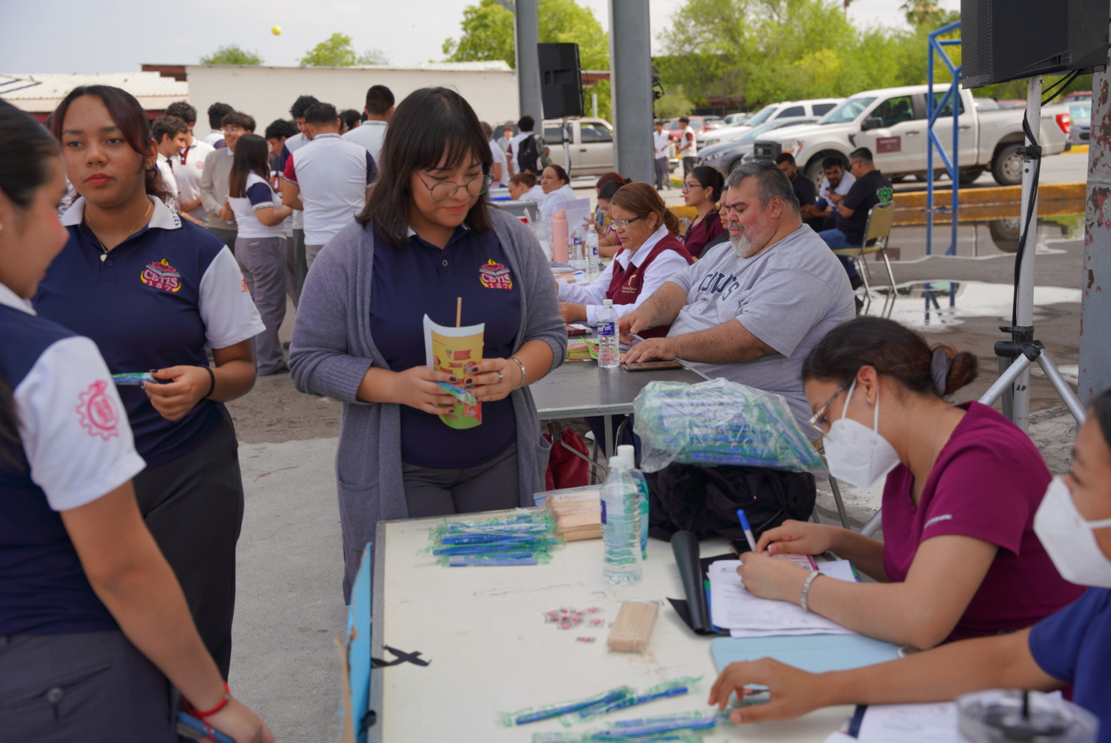Estudiantes del CBTIS 137 participan en Brigada Joven en Nuevo Laredo