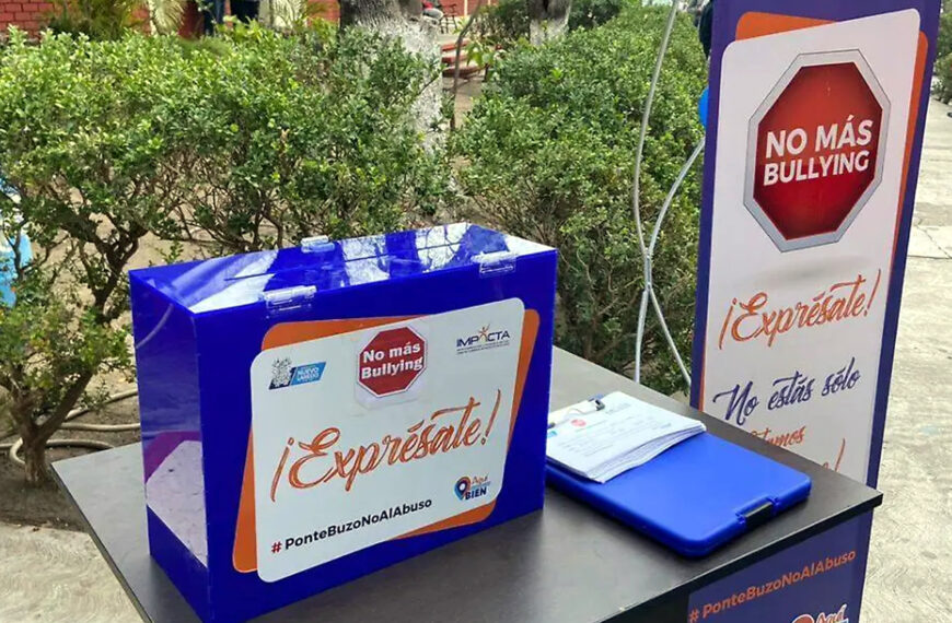 Estudiantes usan el buzón contra el bullying en Nuevo Laredo para denunciar acoso de forma anónima.