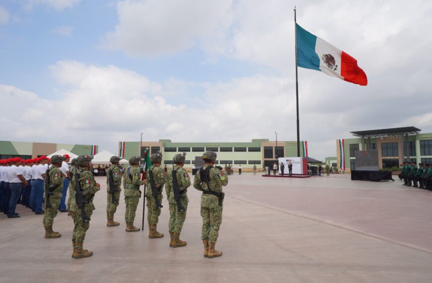 Nuevo Laredo se une a ceremonia nacional de protesta de bandera de conscriptos del servicio nacional militar
