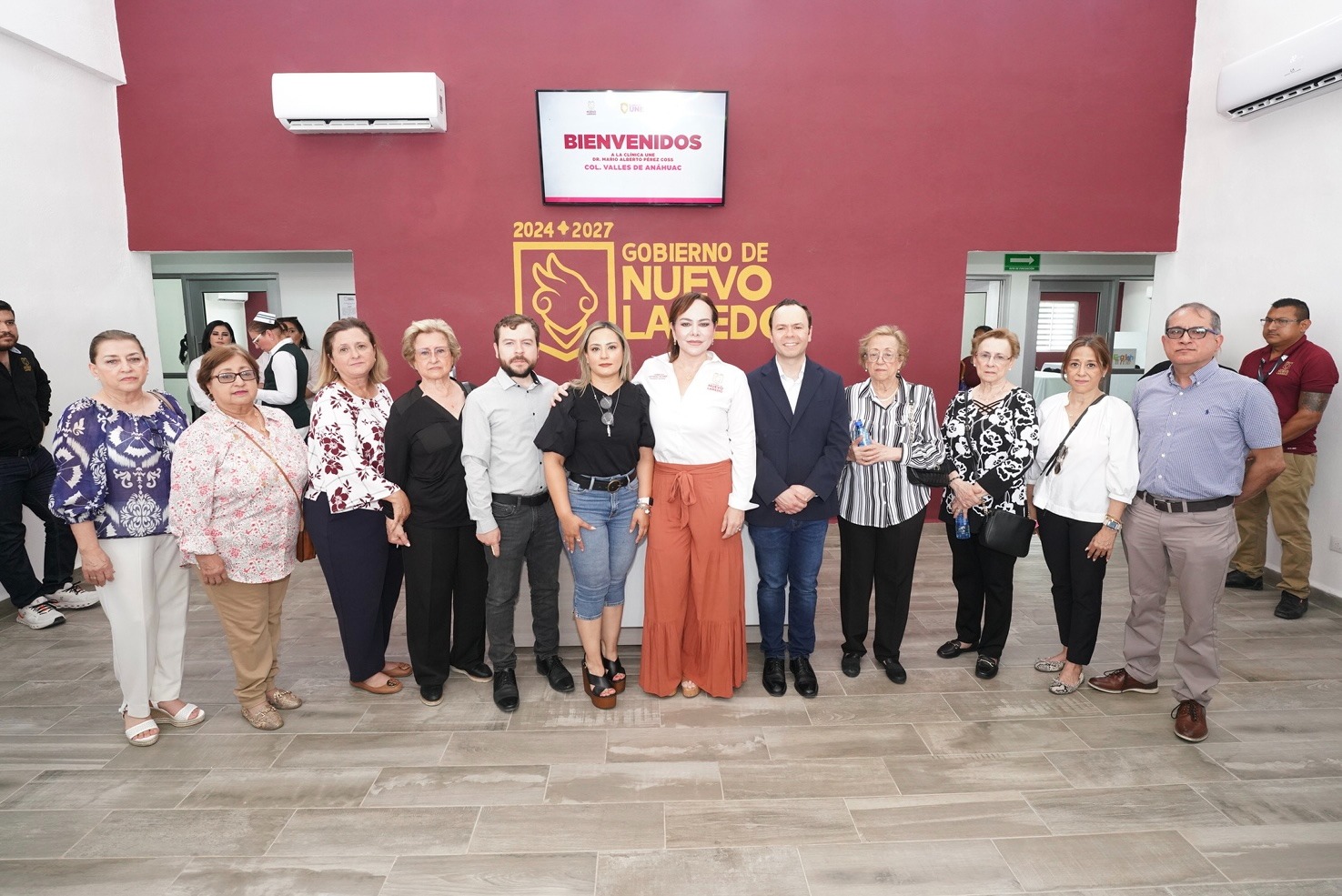 Inauguracin de la Clnica UNE en Valles de Anhuac en homenaje al Dr Prez Coss