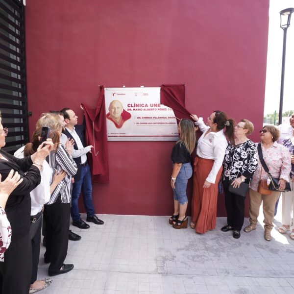 Inauguración de la Clínica UNE en Valles de Anáhuac en homenaje al Dr. Pérez Coss