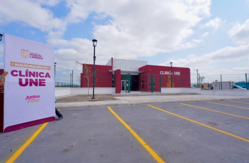 Inauguración de la Clínica UNE en Valles de Anáhuac en homenaje al Dr. Pérez Coss