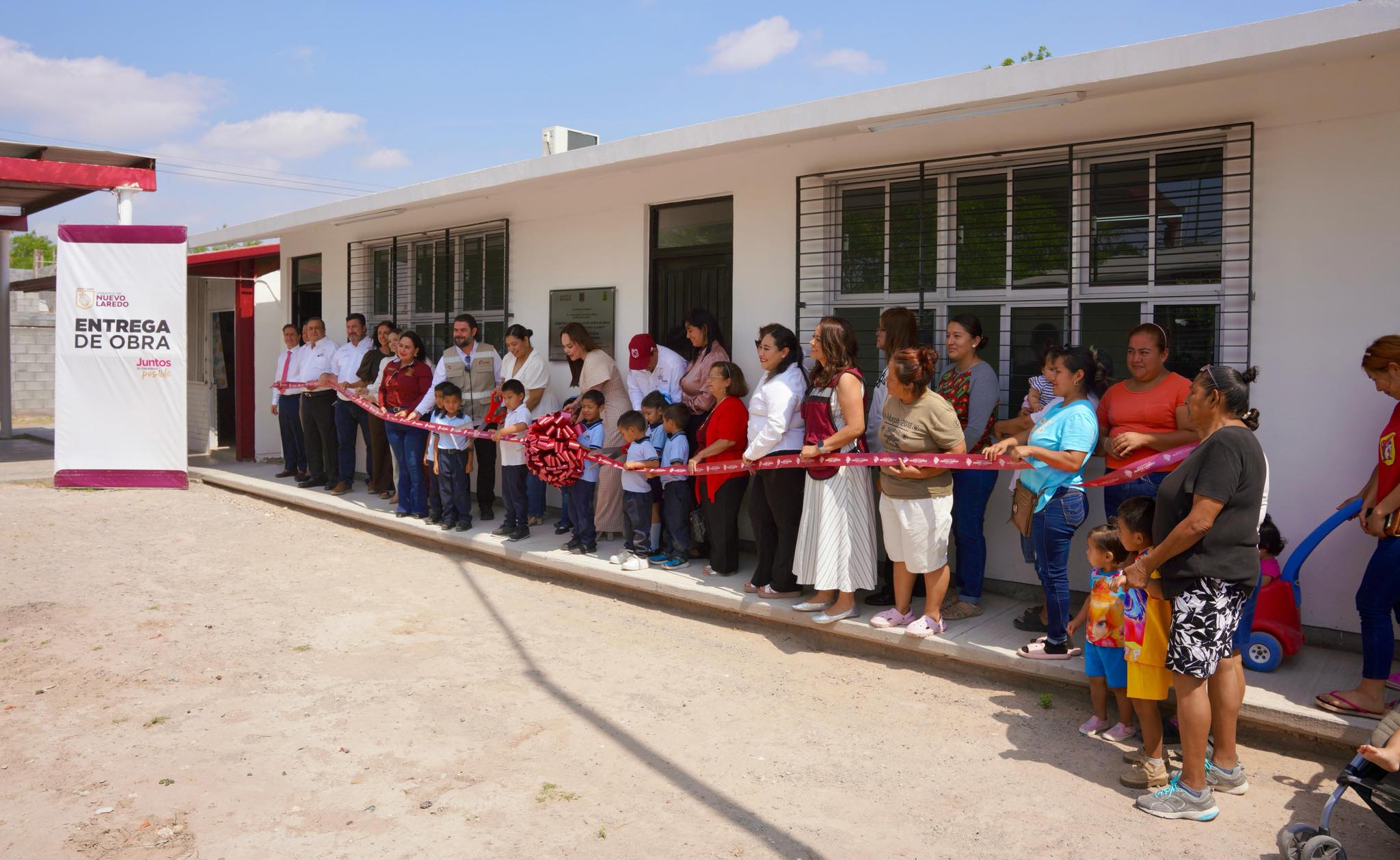entregan obras educativas en colonias de Nuevo Laredo
