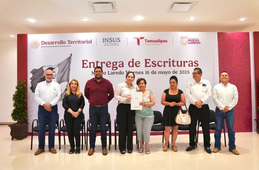 Gobierno federal, estatal y municipal aseguran patrimonio de 100 familias con entrega de escrituras