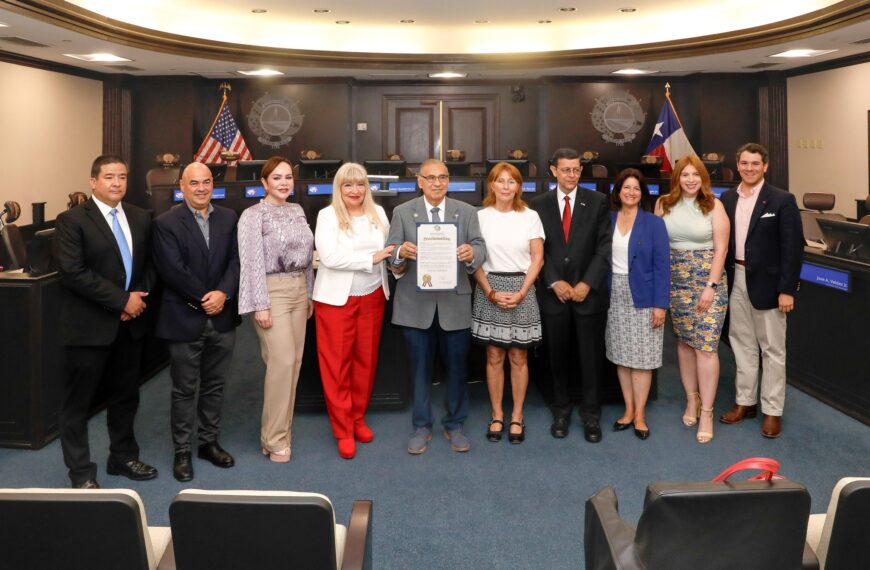 “Atletas de ambos Laredos participan en la Semana Deportiva Binacional en Nuevo Laredo, promoviendo unidad y salud en la frontera.”