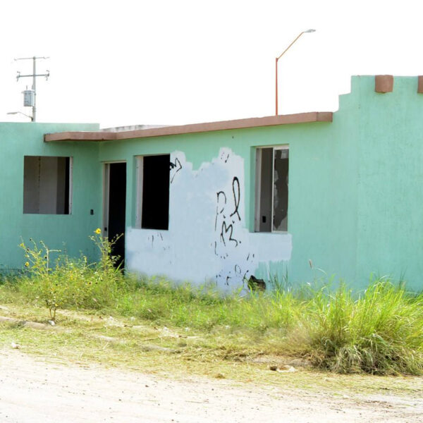 Brigadas del Infonavit inician censo casa por casa en colonias de Nuevo Laredo.