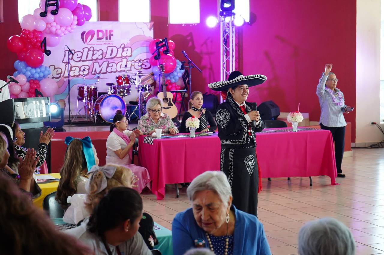 Madres adultas mayores celebran el Da de las Madres en la Casa Club del Adulto Mayor DIF Nuevo Laredo