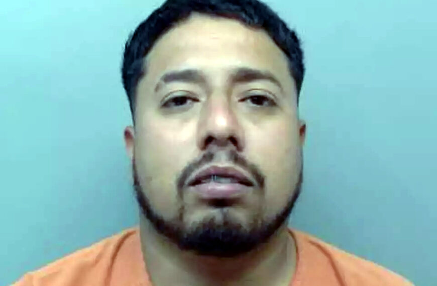 Policías en puente internacional detienen a hombre por secuestro infantil en Nuevo Laredo.