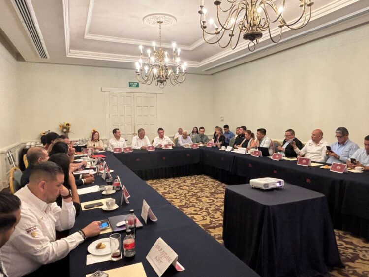Directivos administrativos y médicos del Issste Tamaulipas sostienen reunión de trabajo