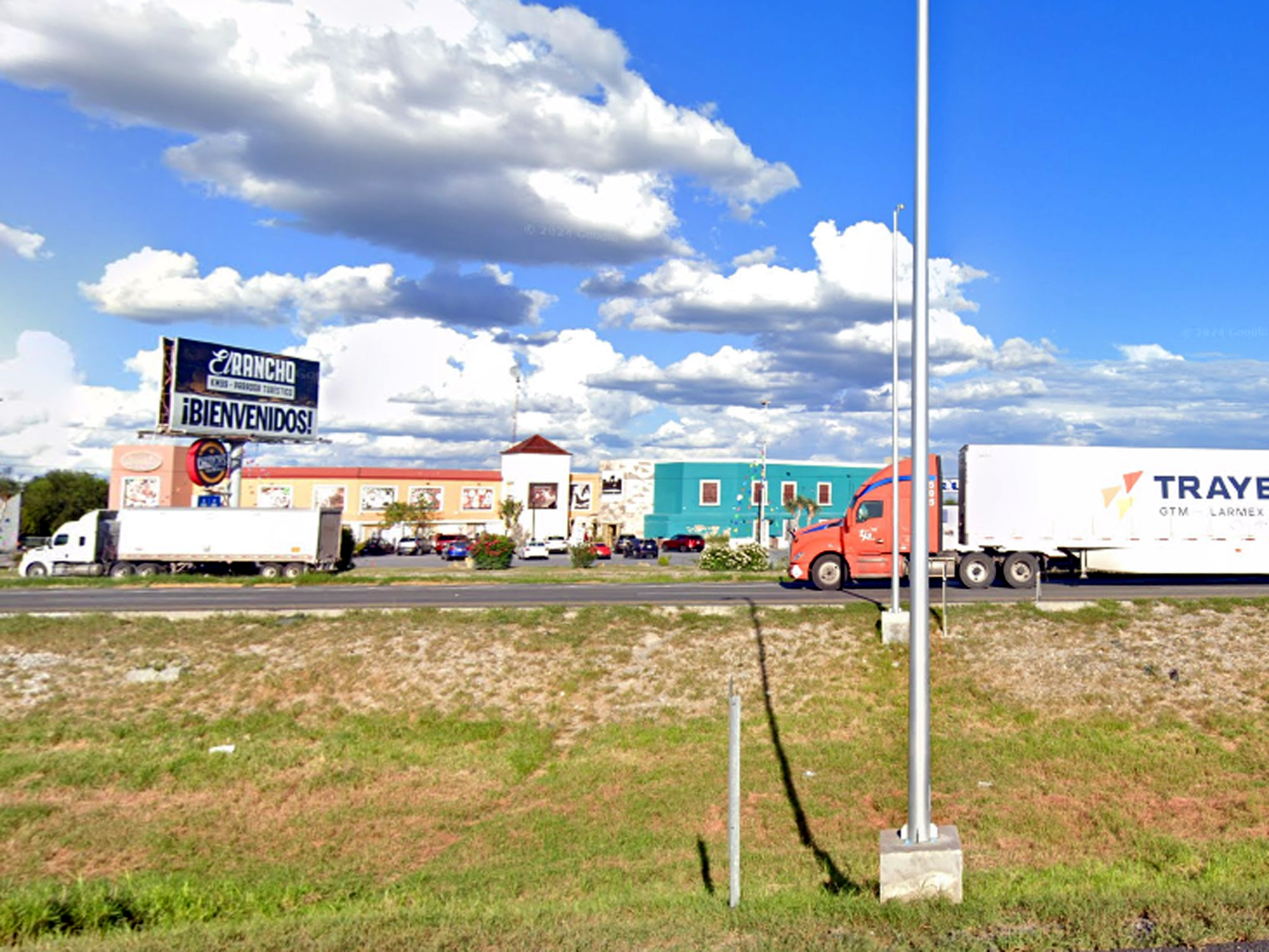 emboscada frente a El Rancho en autopista Monterrey-Nuevo Laredo