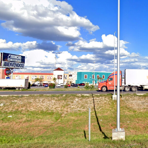 emboscada frente a El Rancho en autopista Monterrey-Nuevo Laredo