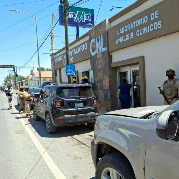Operativo de CFE por robo de luz en el Centro Hospitalario Laredo, Nuevo Lared