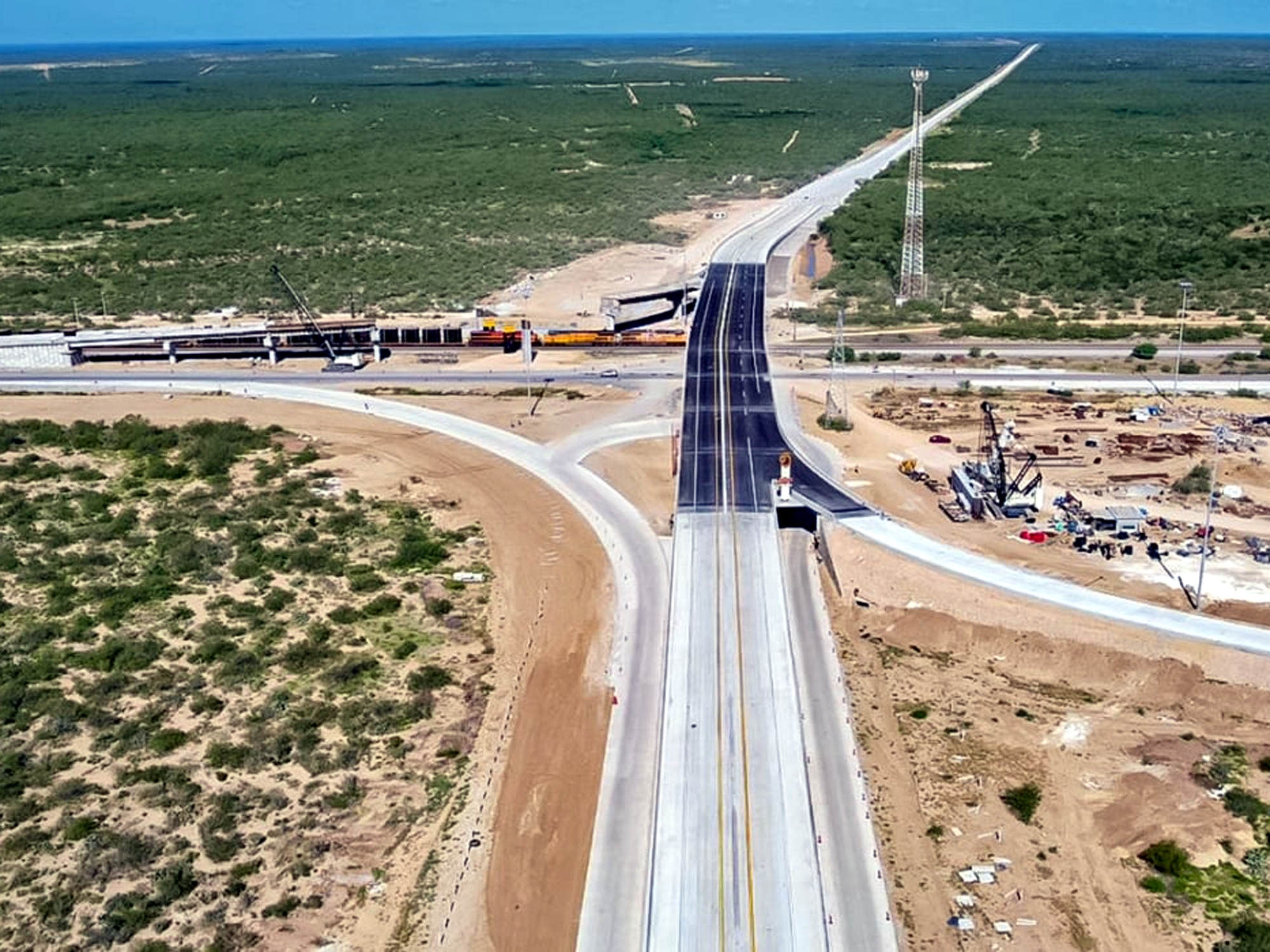 Distribuidor vial La Gloria-Colombia inaugurado por Samuel García en Anáhuac