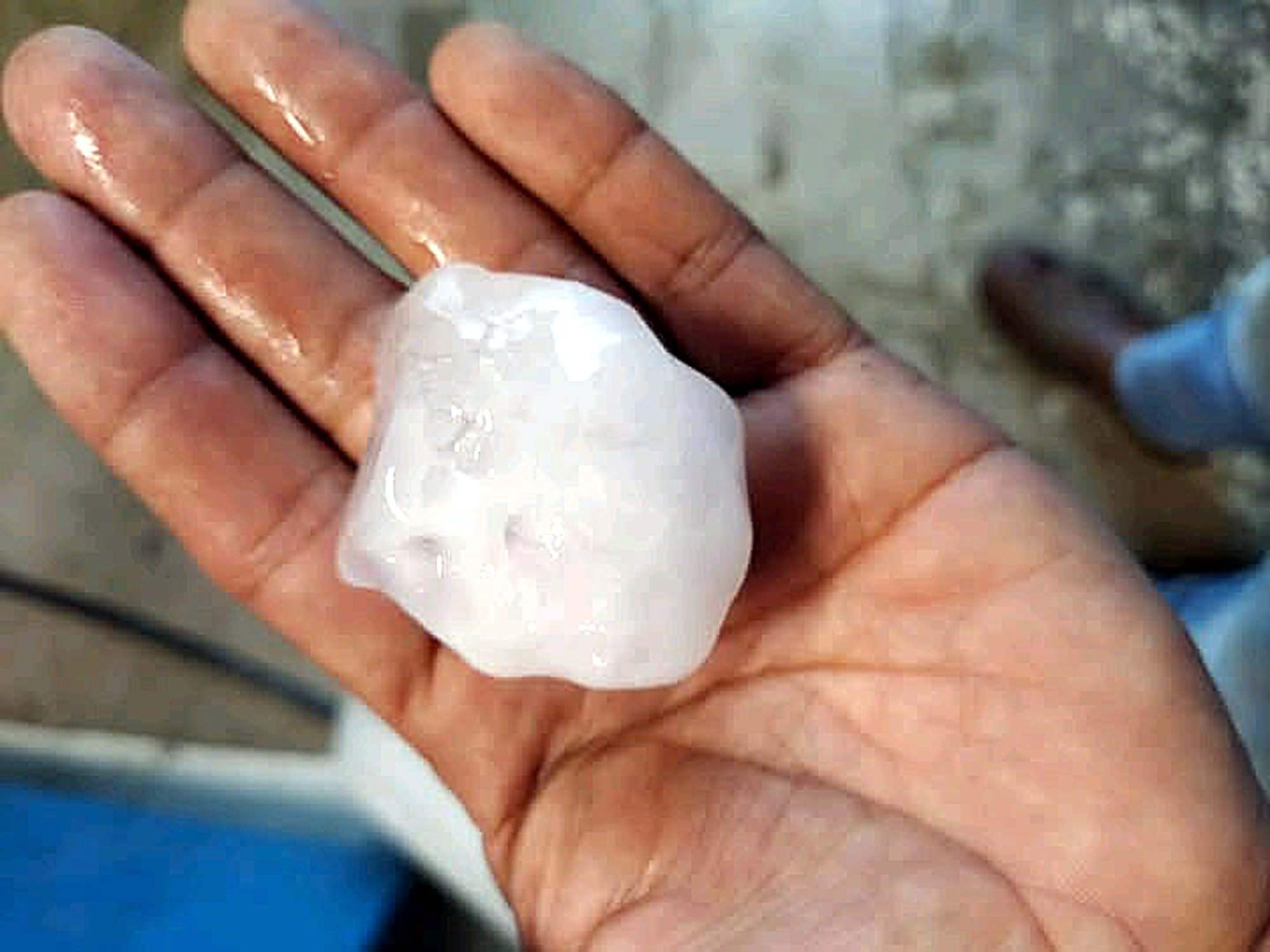 Granizo de 3 cm tras la granizada en Nuevo Laredo hoy