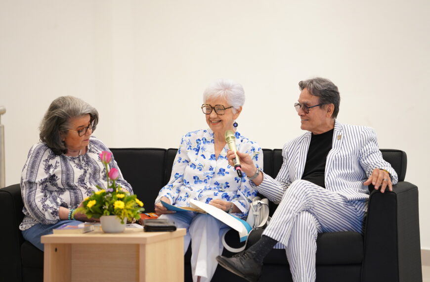 Escritoras locales rinden homenaje a Elena Poniatowska en la Infoteca de Nuevo Laredo durante conversatorio binacional.